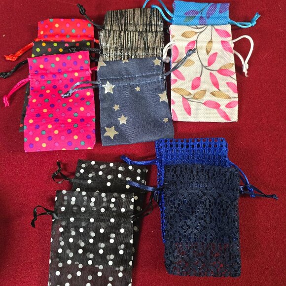 ✅ 200+ Pretty Designer Pouches ~ Great for smaller items ~ Patterned Designs - Picture 1 of 17